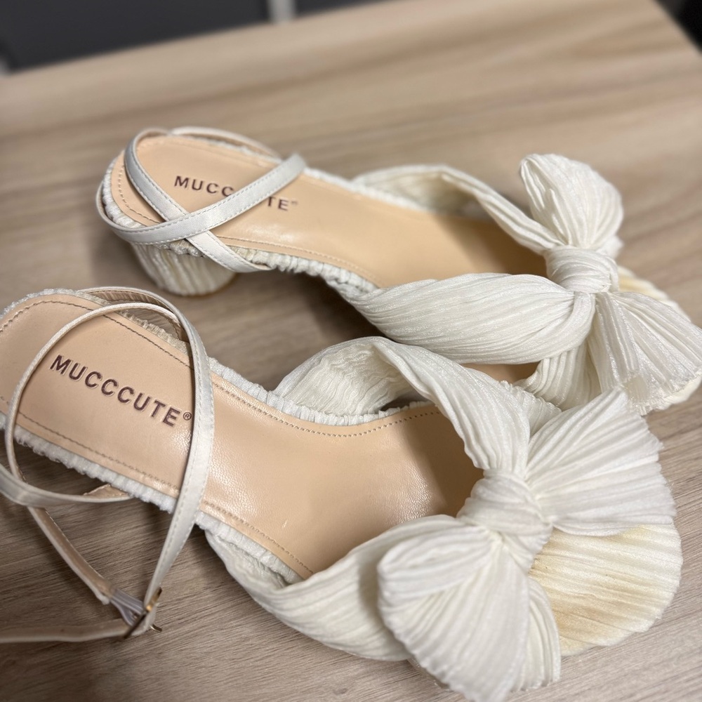 Mucccute Pleated Bow Block Heel Sandals - Picture 4 of 8